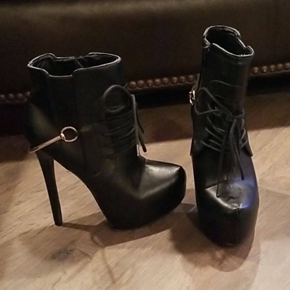 Wild diva boots
